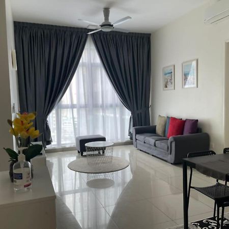 Ioi Conezion Iman'S Home With Pool View Unit Πουτρατζάγια Εξωτερικό φωτογραφία