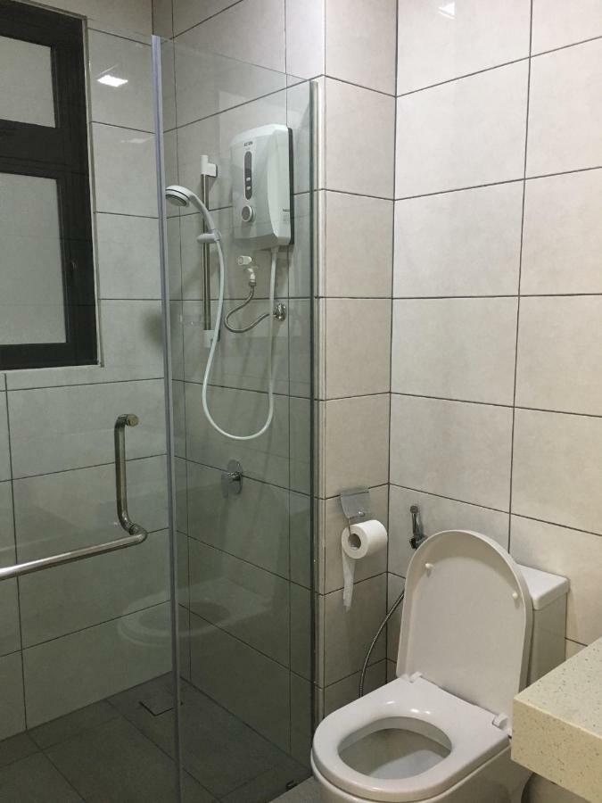 Ioi Conezion Iman'S Home With Pool View Unit Πουτρατζάγια Εξωτερικό φωτογραφία